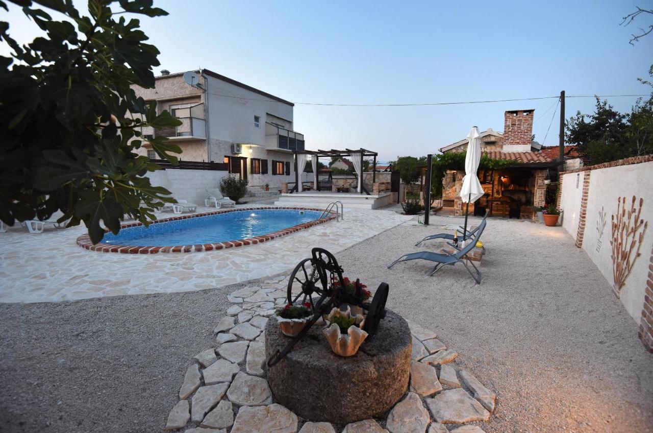 House & Apartment Palaca Donji Zemunik Exterior foto