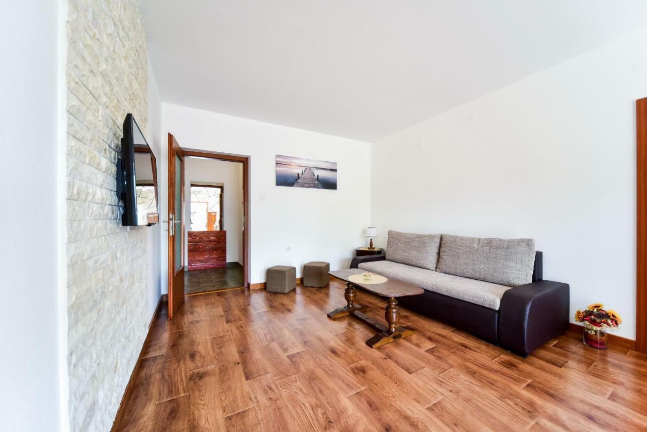 House & Apartment Palaca Donji Zemunik Exterior foto